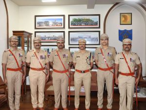 वेगवर्धित पदोन्नती मिळालेले गडचिरोली पोलीस उपनिरीक्षक
